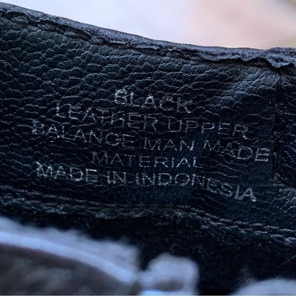 Women’s Steve Madden Rosaa Leather Zip-Up Ankle Booties - Picture 8 of 8